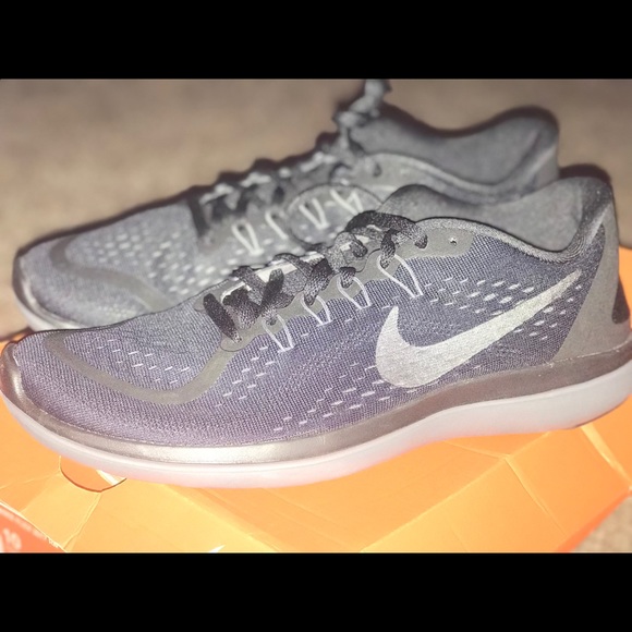 Men’s running shoes - Picture 2 of 2